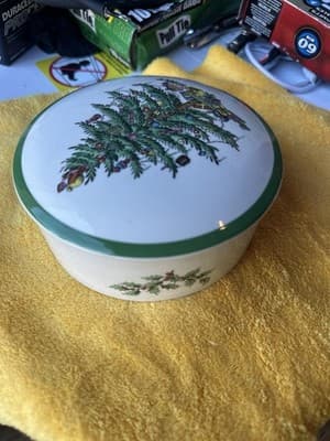 Spode Christmas Tree 5” Candy Dish Holly Covered Lidded Condiment Trinket Box - Thumbnail 7