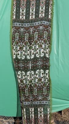 Vintage Italian Wool Scarf Green Paisley Long Fringe Carrie La Renta Italy