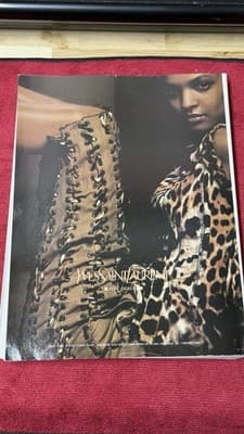 Vogue Magazine March 2002 – Gwyneth Paltrow Cover – 592+ Pages - Thumbnail 5