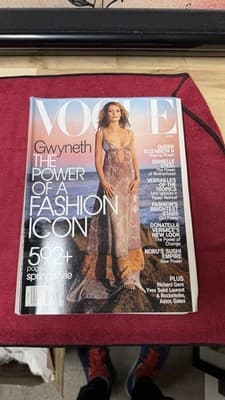 Vogue Magazine March 2002 – Gwyneth Paltrow Cover – 592+ Pages - Thumbnail 2