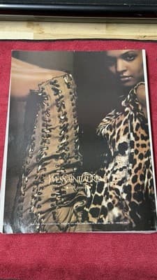 Vogue Magazine March 2002 – Gwyneth Paltrow Cover – 592+ Pages - Thumbnail 6