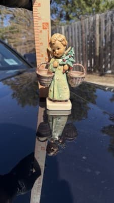 Goebel Angel Figurine w Baskets & Christmas Tree 1987 Germany - Thumbnail 5