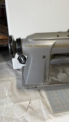 Vintage Singer 211W155 Industrial Sewing Machine Head Turns As-Is - Thumbnail 10
