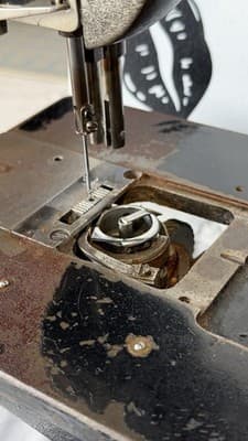 Vintage Singer 111W155 Industrial Sewing Machine Head As-Is - Thumbnail 7