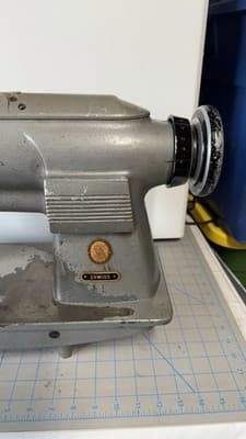 Vintage Singer 211W155 Industrial Sewing Machine Head Turns As-Is - Thumbnail 6