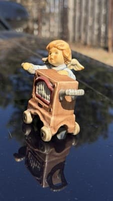 Goebel Hummel Hum 2157/F Angel With Organ Cart Figurine 2003 - Thumbnail 3