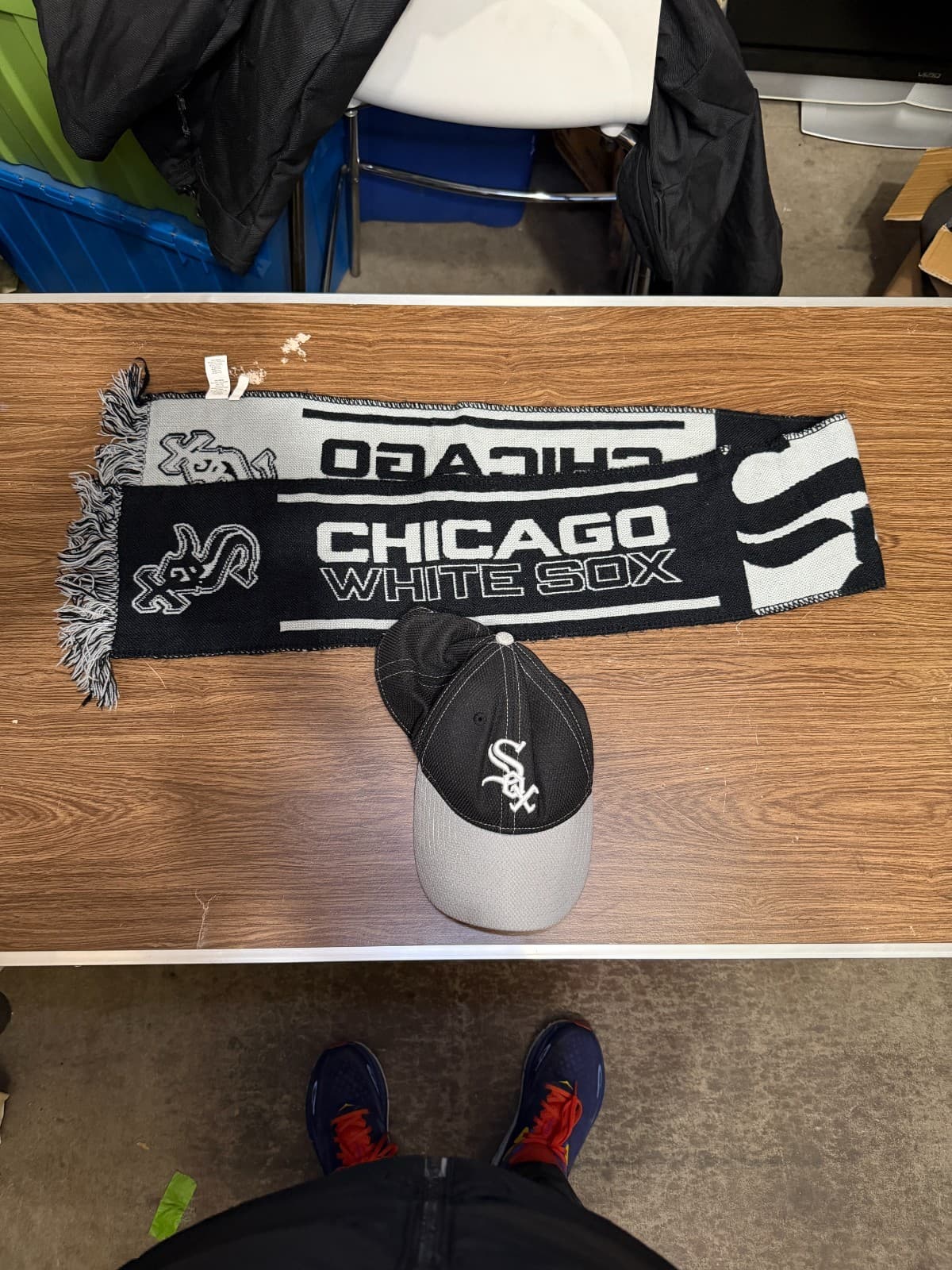 Chicago White Sox Scarf & Youth Hat Bundle New Era + Forever Collectibles - Thumbnail 2