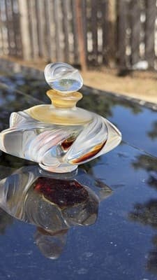 Lalique Samoa Crystal Perfume Bottle Frosted Clear Glass Red Accent - Thumbnail 7