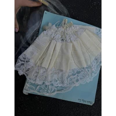 Vintage Clark Mfg Co White Lace Bridal Fans Set of 2 Wedding Photography Props - Thumbnail 5