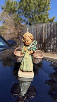 Goebel Angel Figurine w Baskets & Christmas Tree 1987 Germany