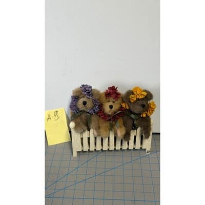 Boyds Bears Plush Trio with Floral Crowns and Picket Fence Shelf Sitter Decor - Thumbnail 6