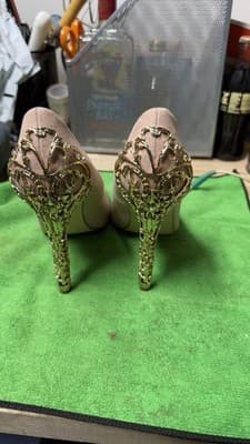 ShoeDazzle Sarina Nude Pumps Gold Ornate Heel Women’s Size 8.5 - Thumbnail 3