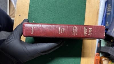 Holy Bible KJV Vintage Red Hardcover w/ Dedication 1980 - Thumbnail 9