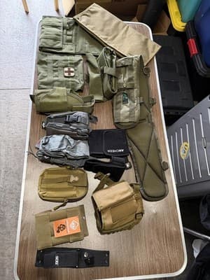 Lot of 12 Tactical MOLLE Pouches / Holsters / Accessories – Mixed Colors - Thumbnail 8