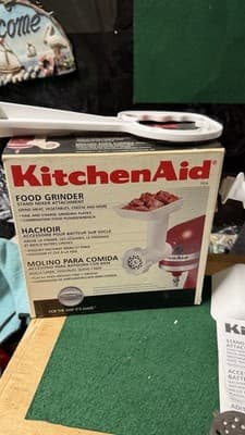 KitchenAid Food Grinder Attachment FGA w/ Plates & Box Crack on Housing - Thumbnail 4