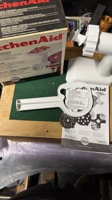 KitchenAid Food Grinder Attachment FGA w/ Plates & Box Crack on Housing - Thumbnail 5