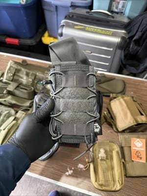 Lot of 12 Tactical MOLLE Pouches / Holsters / Accessories – Mixed Colors - Thumbnail 15
