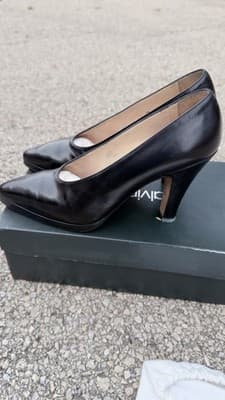 Calvin Klein Black Patent Leather Pumps Heels Size 5.5M Classic - Thumbnail 2
