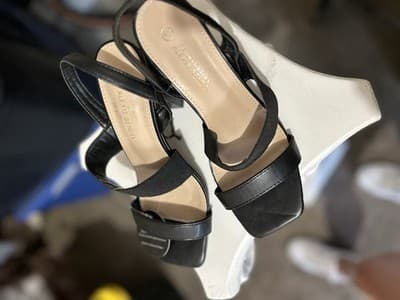 Alex’s Bendel Comfort Black Block Heel Sandals Square Toe Size 8.5 Women’s - Thumbnail 2