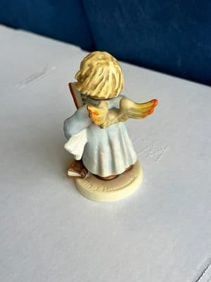Goebel Angel Figurine Reading Book First Issue 2001 Master Painter Signed - Thumbnail 3