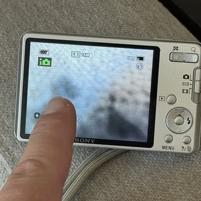 Sony Cyber-shot 14.1MP Digital Camera Carl Zeiss Tested - Thumbnail 10