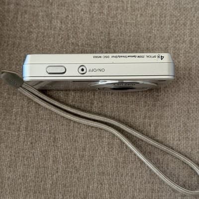 Sony Cyber-shot 14.1MP Digital Camera Carl Zeiss Tested - Thumbnail 4
