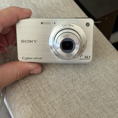 Sony Cyber-shot 14.1MP Digital Camera Carl Zeiss Tested - Thumbnail 9