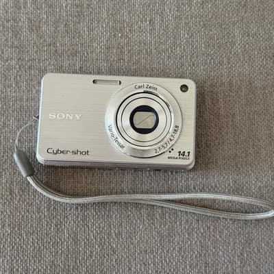 Sony Cyber-shot 14.1MP Digital Camera Carl Zeiss Tested - Thumbnail 3