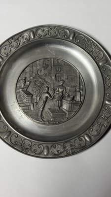 Vintage Pewter Wall Plate Medieval Scene Scalloped Edge Decorative Plate - Thumbnail 3