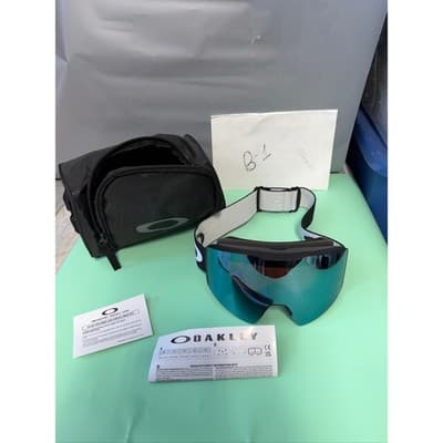 Oakley Flight Path L Snow Goggles Black Prizm Sapphire Iridium Lens OO7110