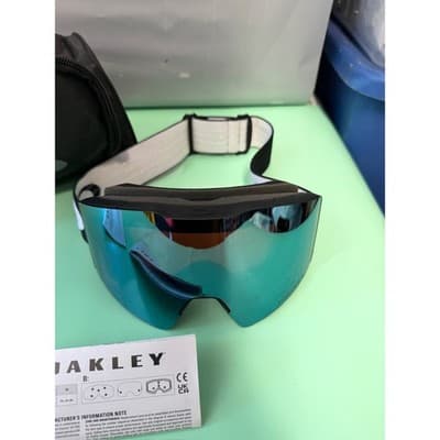 Oakley Flight Path L Snow Goggles Black Prizm Sapphire Iridium Lens OO7110 - Thumbnail 2