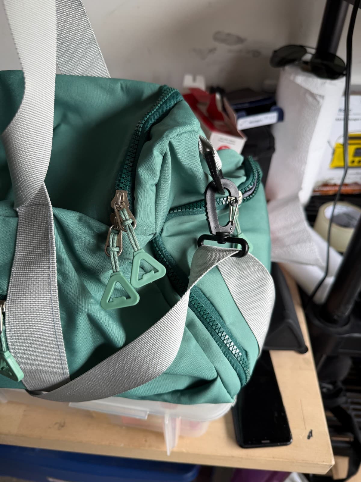 MICHAO Green Beige Duffel Gym Travel Bag – Medium Size Sports Tote - Thumbnail 5
