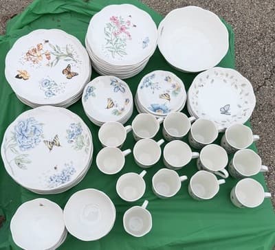 Lenox Butterfly Meadow & Monarch 86 Pc Dinnerware Set Plates Bowls Mugs