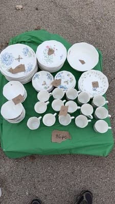 Lenox Butterfly Meadow & Monarch 86 Pc Dinnerware Set Plates Bowls Mugs - Thumbnail 12