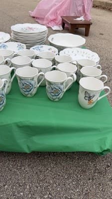 Lenox Butterfly Meadow & Monarch 86 Pc Dinnerware Set Plates Bowls Mugs - Thumbnail 3
