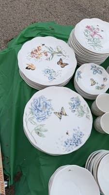 Lenox Butterfly Meadow & Monarch 86 Pc Dinnerware Set Plates Bowls Mugs - Thumbnail 6