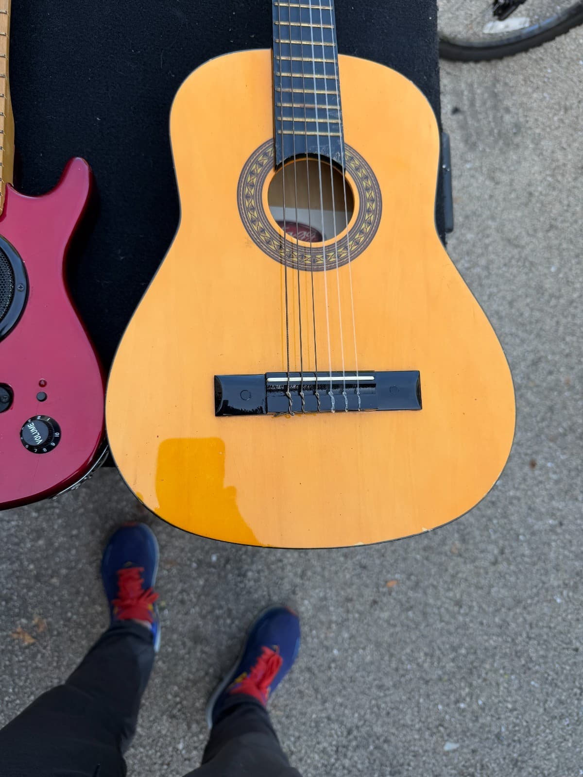 Lot of 2 Guitars – Stagg C405 Classical & Approx Mini Electric – Untested - Thumbnail 4