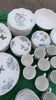 Lenox Butterfly Meadow & Monarch 86 Pc Dinnerware Set Plates Bowls Mugs - Thumbnail 7