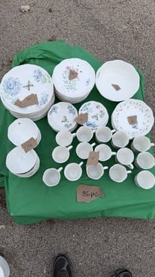 Lenox Butterfly Meadow & Monarch 86 Pc Dinnerware Set Plates Bowls Mugs - Thumbnail 13