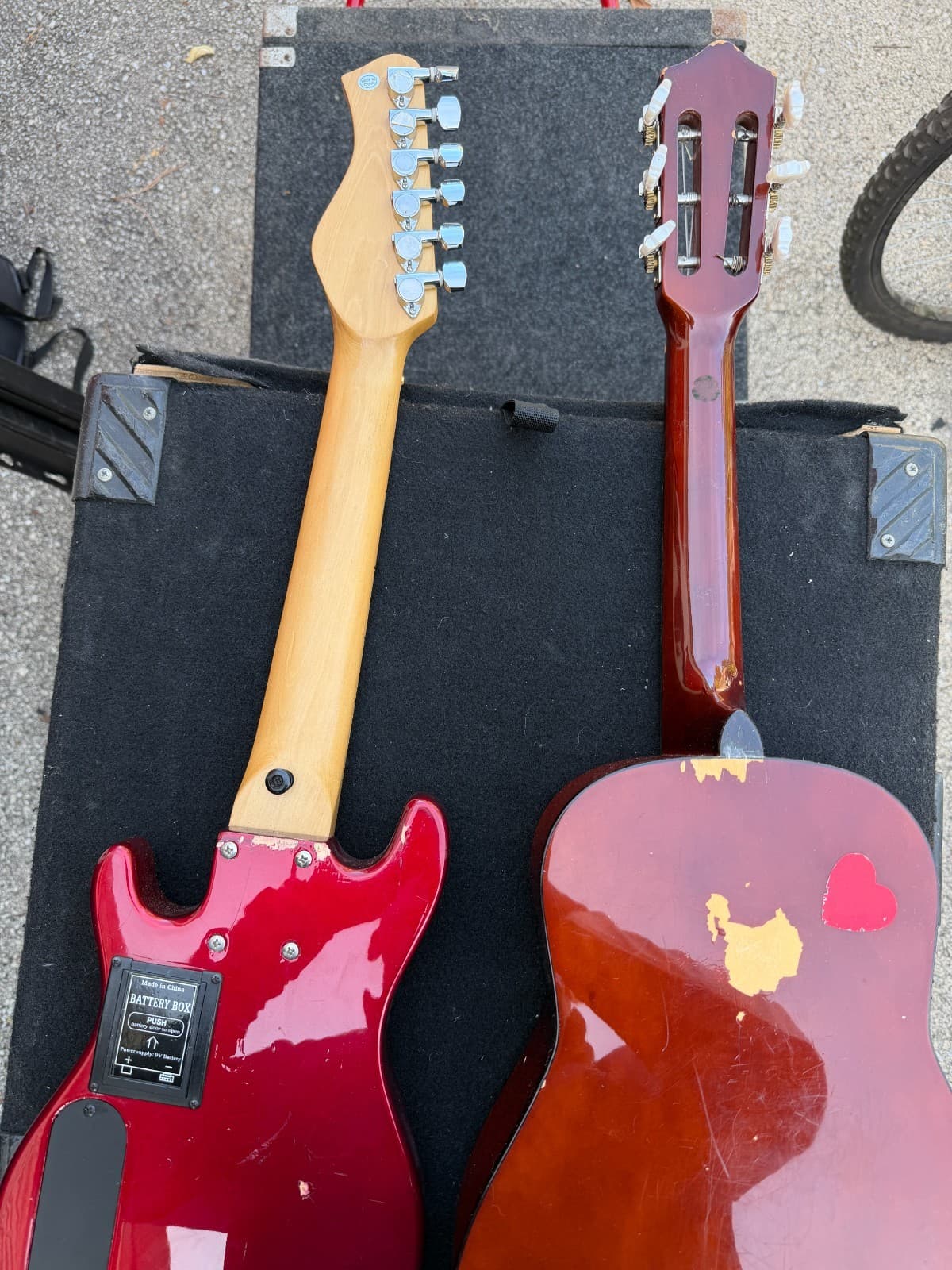 Lot of 2 Guitars – Stagg C405 Classical & Approx Mini Electric – Untested - Thumbnail 11
