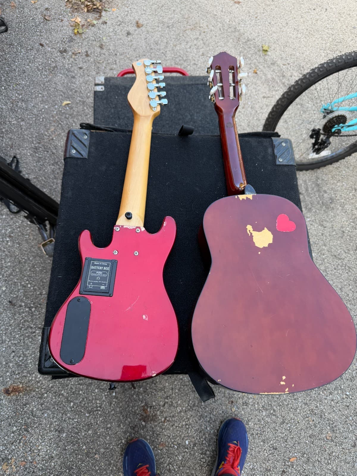 Lot of 2 Guitars – Stagg C405 Classical & Approx Mini Electric – Untested - Thumbnail 10