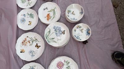 Lenox Butterfly Meadow & Monarch 86 Pc Dinnerware Set Plates Bowls Mugs - Thumbnail 23
