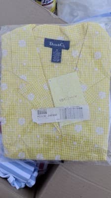 Denim & Co 2 Pc Set 1X Yellow Embroidered Top White Pants NWT - Thumbnail 2