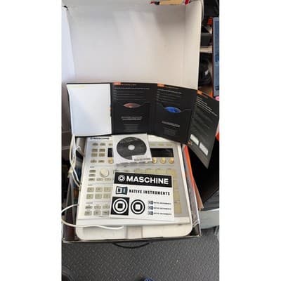 Native Instruments Maschine MK2 Groove Production Studio Silver Controller Boxed - Thumbnail 2