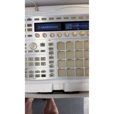 Native Instruments Maschine MK2 Groove Production Studio Silver Controller Boxed - Thumbnail 4
