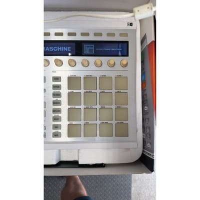 Native Instruments Maschine MK2 Groove Production Studio Silver Controller Boxed - Thumbnail 5