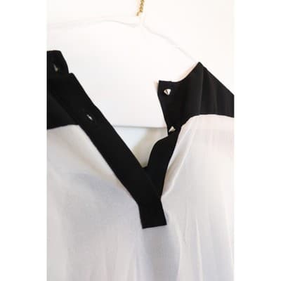 Black and White Colorblock Pleated Chiffon Blouse Studded V-Neck Long Sleeve Top - Thumbnail 4