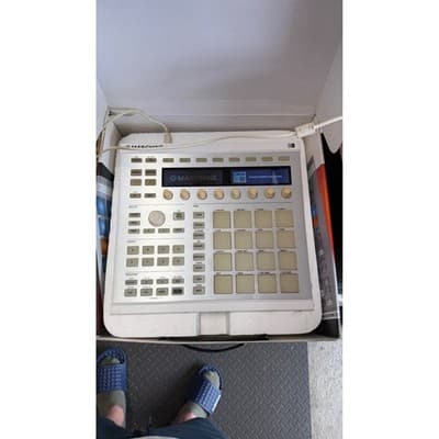 Native Instruments Maschine MK2 Groove Production Studio Silver Controller Boxed - Thumbnail 7