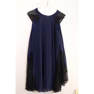Navy Blue Pleated Chiffon Sleeveless Dress with Black Mesh and Lace Accents - Thumbnail 3