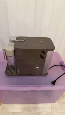 DeLonghi Nespresso EN500BW Coffee Machine w/ Milk Frother Works Needs Descale
